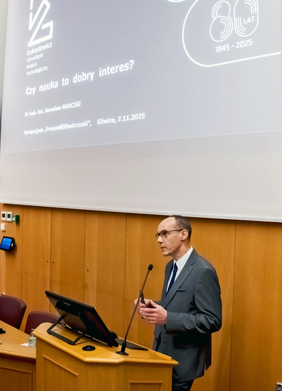 wydarzenie popularnonaukowe „PromieNIOtwórczość”