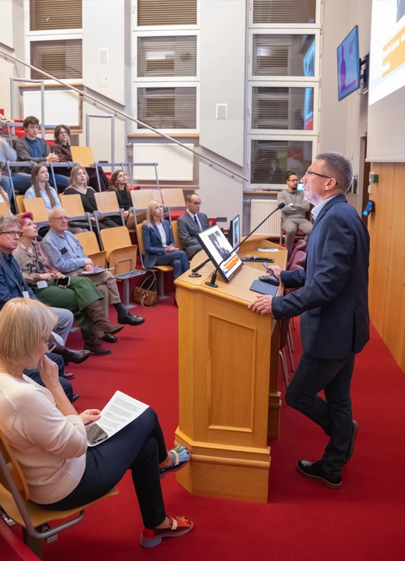 wydarzenie popularnonaukowe „PromieNIOtwórczość”