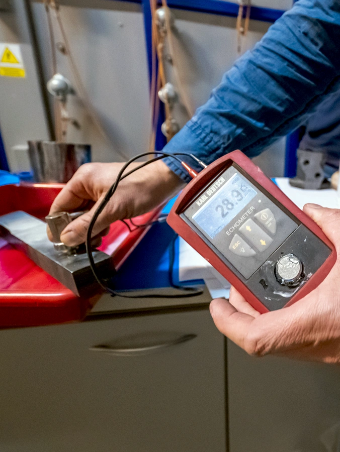 Uczniowie międzyszkolnego kółka fizyczno-chemicznego odwiedzili Łukasiewicz – GIT.