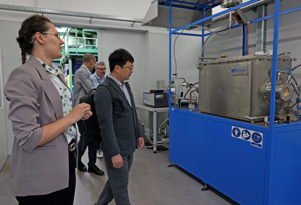 Professor Yujiao Ke visits Łukasiewicz – GIT