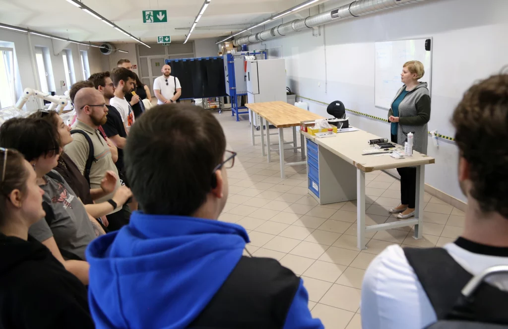 Students from technical universities visit Łukasiewicz – GIT