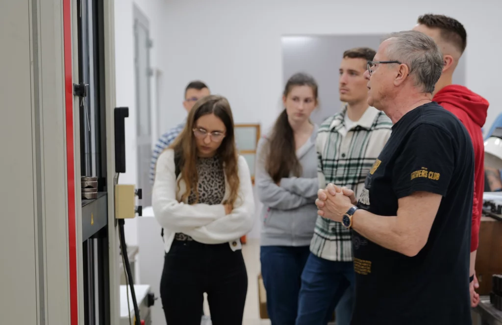 Students from technical universities visit Łukasiewicz – GIT