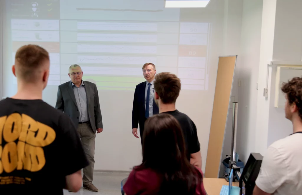 Students from technical universities visit Łukasiewicz – GIT