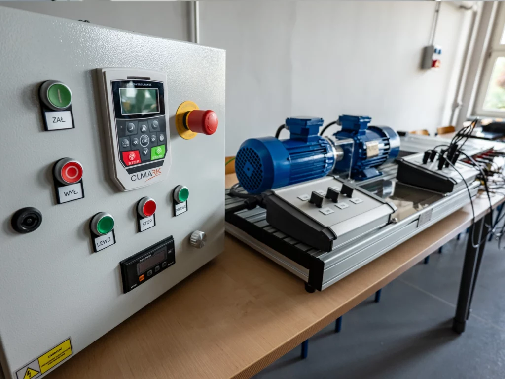 teaching station for research into synchronous generators