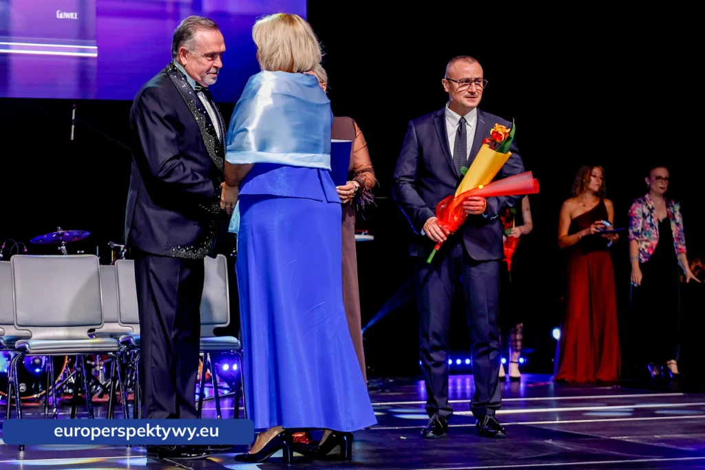 Wręczenie odznak podczas 32. Wielkiej Gali RIPH w Gliwicach