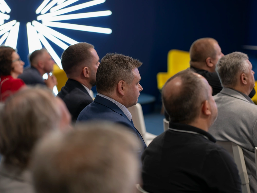 Zdjęcie przedstawia uczestników seminarium Łukasiewicz – Git podczas targów WeldTech 2026