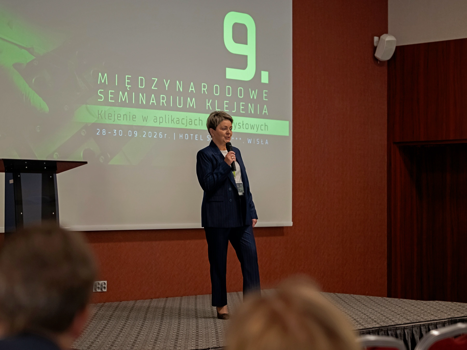 Jolanta Matusiak podczas otwarcia 9. Międzynarodowego Seminarium Klejenia