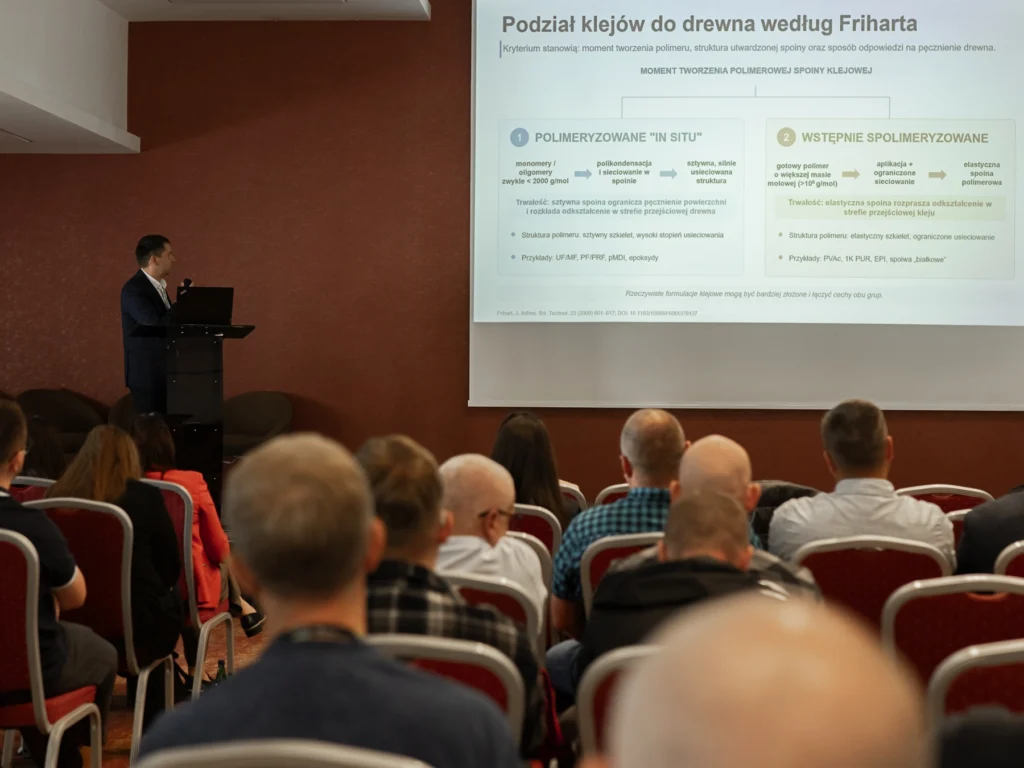 Michał Frycholc podczas wykładu na seminarium